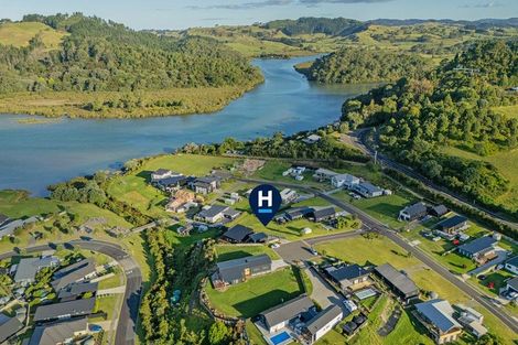 Photo of property in 4 Joyce Harsant Place, Cooks Beach, 3591