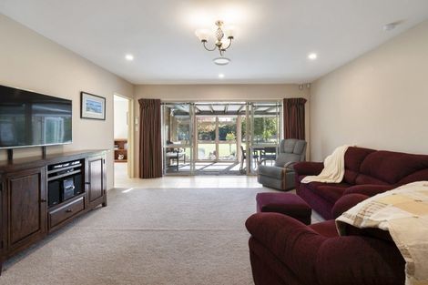 Photo of property in 98 Polson Hill Drive, Aokautere, Palmerston North, 4471