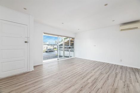 Photo of property in 68 Vodanovich Road, Te Atatu South, Auckland, 0610
