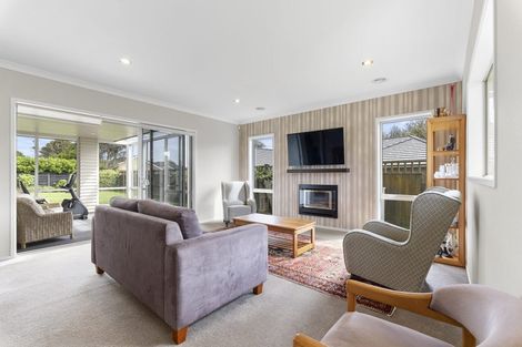 Photo of property in 11 Portland Drive, Mangorei, New Plymouth, 4312