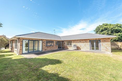Photo of property in 18 Holdsworth Drive, Otamatea, Whanganui, 4500
