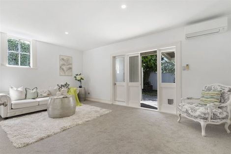 Photo of property in 30 Rutland Road, Stanley Point, Auckland, 0624