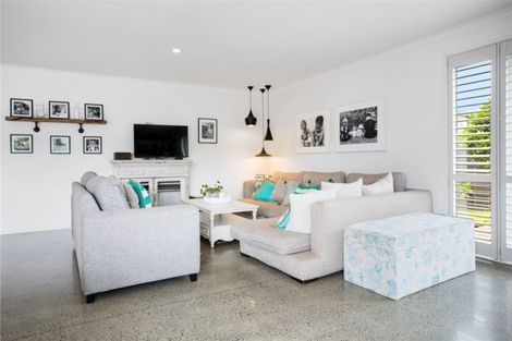 Photo of property in 26 Kohia Way, Huapai, Kumeu, 0810