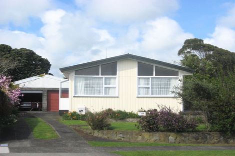 Photo of property in 13 Newbury Place, Waitara, 4320