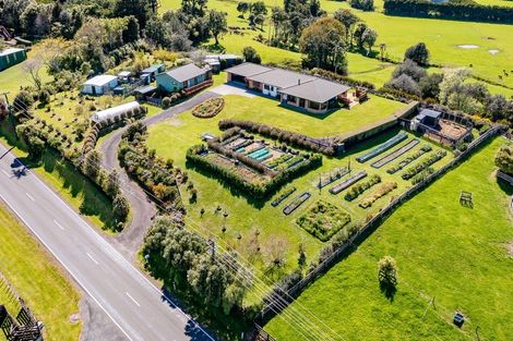 Photo of property in 347 Henwood Road, Hillsborough, New Plymouth, 4372