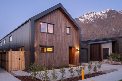 Photo of property in 10 Rushland Road, Jacks Point, 9371