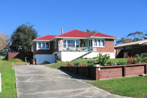 Photo of property in 9 Alwyn Avenue, Te Atatu South, Auckland, 0610