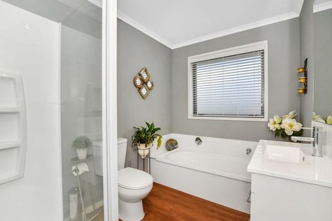 Photo of property in 23 Royal Crescent, Papamoa, 3118