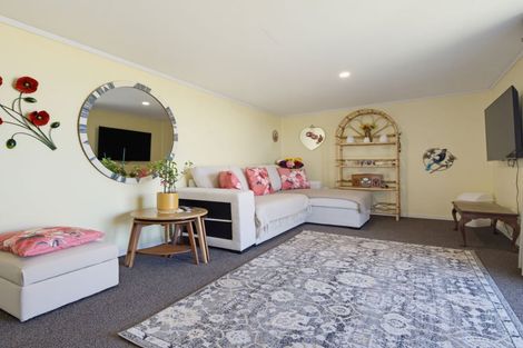 Photo of property in 24 Stirling Street, Te Aroha, 3320