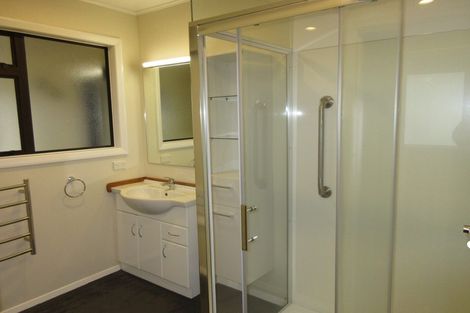 Photo of property in 15 Kowhai Grove, Raumati Beach, Paraparaumu, 5032