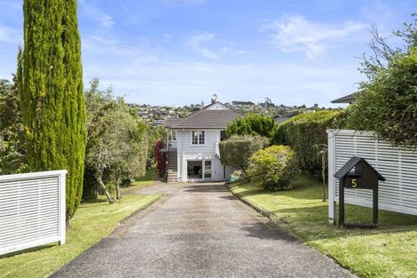 Photo of property in 5 Page Point, Mellons Bay, Auckland, 2014
