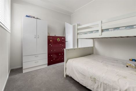 Photo of property in 28 Elizabeth Drive, West Harbour, Auckland, 0618