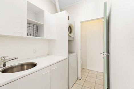 Photo of property in Fernhill Flats, 9/324 The Terrace, Te Aro, Wellington, 6011