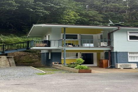 Photo of property in 2/8 Kaitawa Road, York Bay, Lower Hutt, 5013
