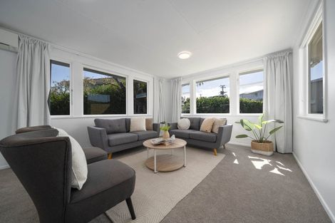 Photo of property in 33 Castor Crescent, Cannons Creek, Porirua, 5024