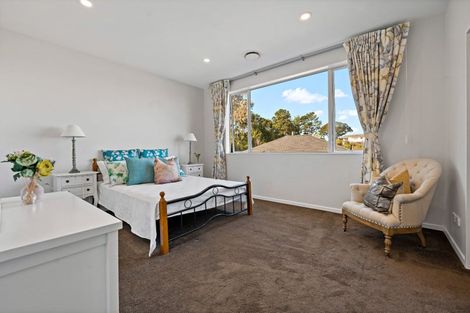 Photo of property in 52 Corricvale Way, Northcross, Auckland, 0630