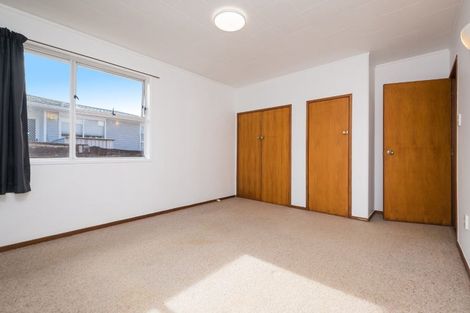 Photo of property in 52 Cockayne Crescent, Sunnynook, Auckland, 0620