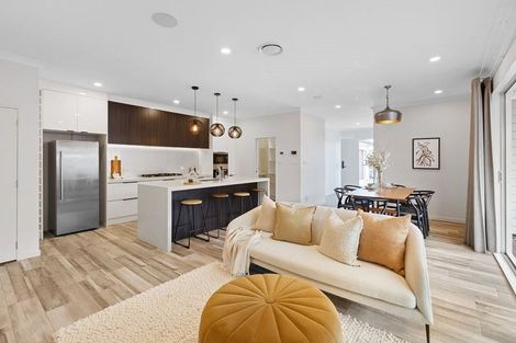 Photo of property in 9 Walter Ruddock Avenue, Kumeu, 0810