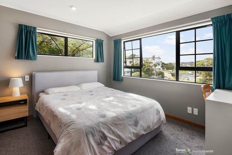 Photo of property in 17 David Crescent, Karori, Wellington, 6012