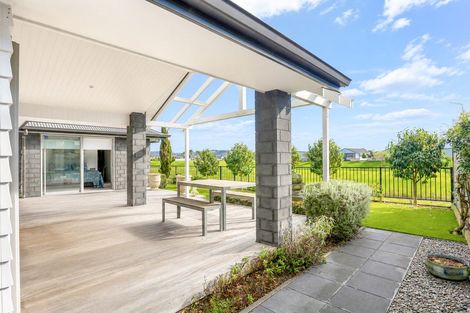 Photo of property in 37 Harding Drive, Papamoa Beach, Papamoa, 3118