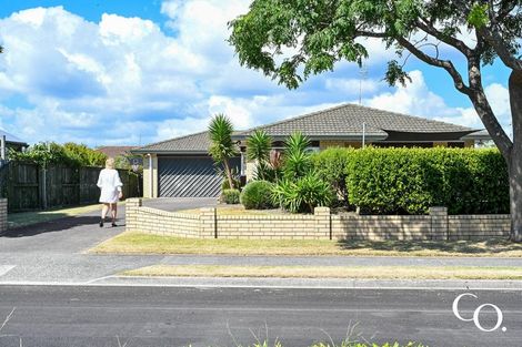 Photo of property in 15 Dalton Drive, Papamoa Beach, Papamoa, 3118