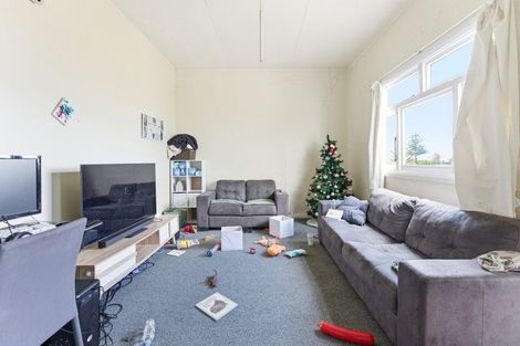 Photo of property in 16 Egmont Street, Castlecliff, Whanganui, 4501
