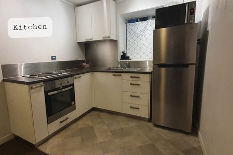 Photo of property in 24 Tiri Tiri Road, Birkdale, Auckland, 0626