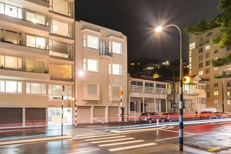 Photo of property in 3/246 Oriental Parade, Oriental Bay, Wellington, 6011