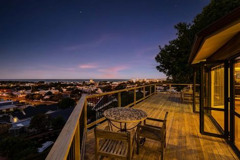 Photo of property in 70a Morley Street, New Plymouth, 4310