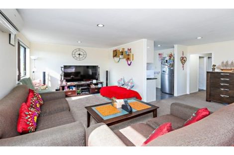 Photo of property in 3/43 Taitimu Drive, Weymouth, Auckland, 2103