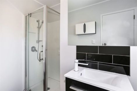 Photo of property in 12c Youngs Road, Papakura, 2110