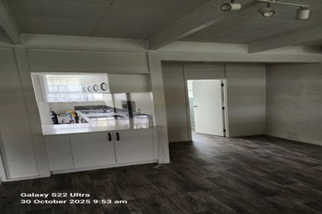 Photo of property in 2/52 Glen Road, Ranui, Auckland, 0612