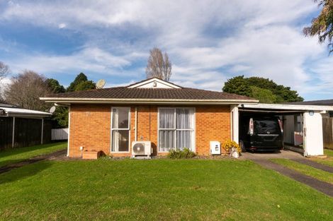 Photo of property in 9 Chibnall Place, Conifer Grove, Takanini, 2112