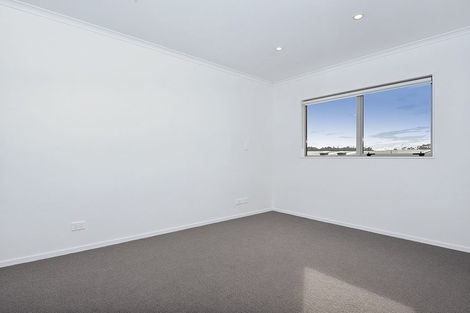 Photo of property in 29 Samuel Cassidy Avenue, Swanson, Auckland, 0614