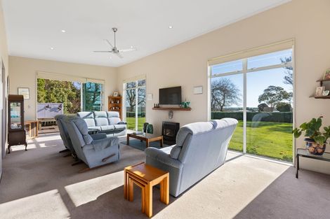 Photo of property in 172 Kaipikari Road Upper, Urenui, 4375