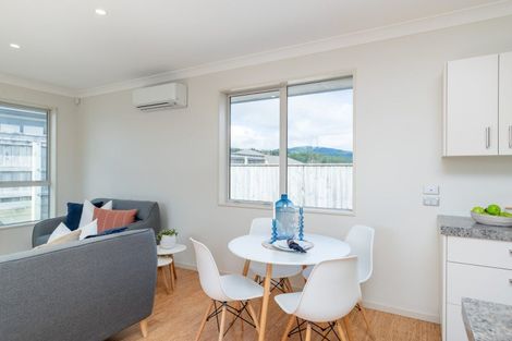 Photo of property in 72 Sunstone Crescent, Timberlea, Upper Hutt, 5018