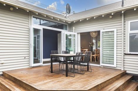 Photo of property in 2 Celia Street, Redcliffs, Christchurch, 8081