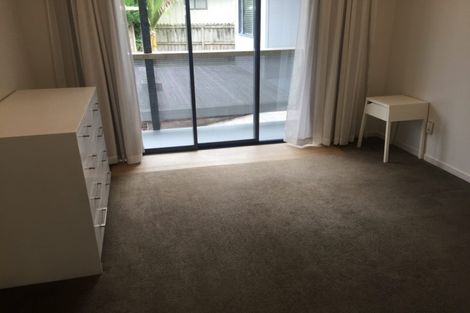 Photo of property in 9 Quo Vadis Place, Red Beach, 0932