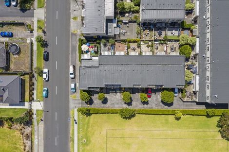 Photo of property in 2/15 Harbour View Road, Te Atatu Peninsula, Auckland, 0610