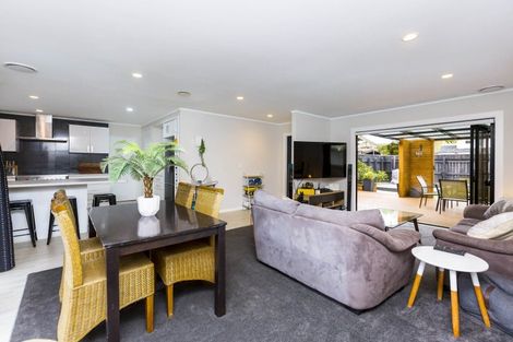 Photo of property in 5 Gloucester Street, Silverstream, Upper Hutt, 5019