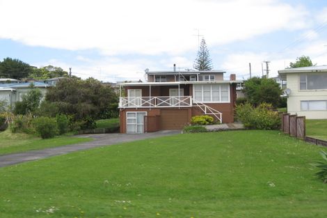 Photo of property in 81 Tindalls Bay Road, Tindalls Beach, Whangaparaoa, 0930