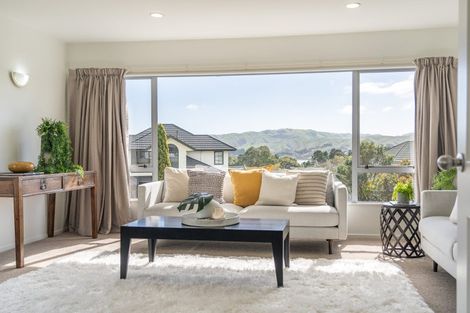 Photo of property in 12 Lanyon Place, Whitby, Porirua, 5024