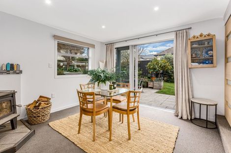 Photo of property in 140 Main Road, Titahi Bay, Porirua, 5022