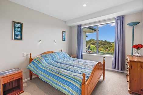 Photo of property in 14 Ngapuke Lane, Parua Bay, Onerahi, 0192