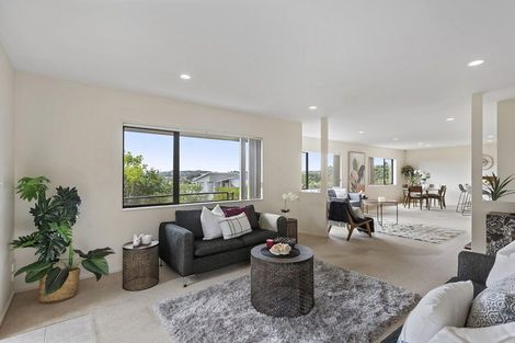 Photo of property in 59 Grovenor Drive, Orewa, 0931