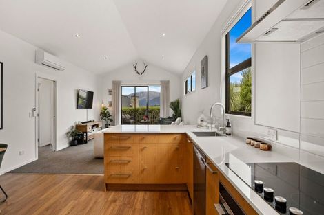 Photo of property in 5 Glenelg Lane, Jacks Point, 9371