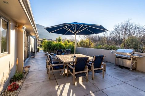 Photo of property in 5 Hollyhock Lane, Wanaka, 9305