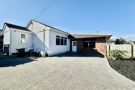 Photo of property in 10 Nicholson Avenue, Papatoetoe, Auckland, 2025