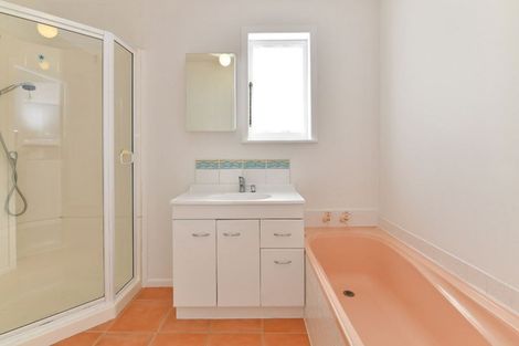 Photo of property in 22 Scott Road, Stanmore Bay, Whangaparaoa, 0932