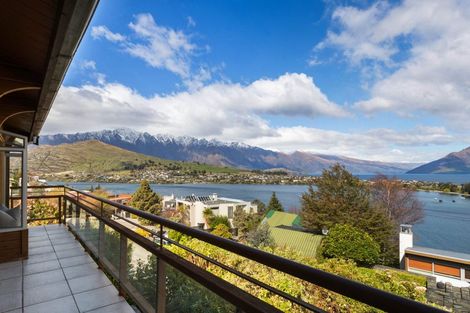 Photo of property in 20 Earnslaw Terrace, Queenstown, 9300